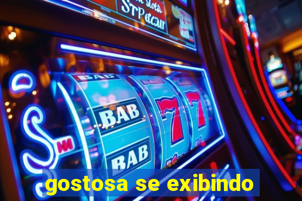 gostosa se exibindo